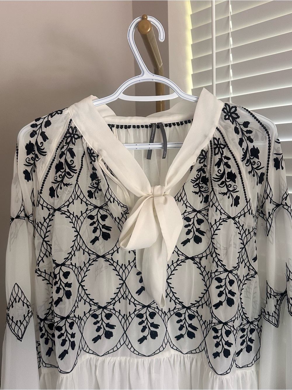 Anthropologie White Blouse with Black Floral Embroidery and Tie Neck - Picture 3 of 9